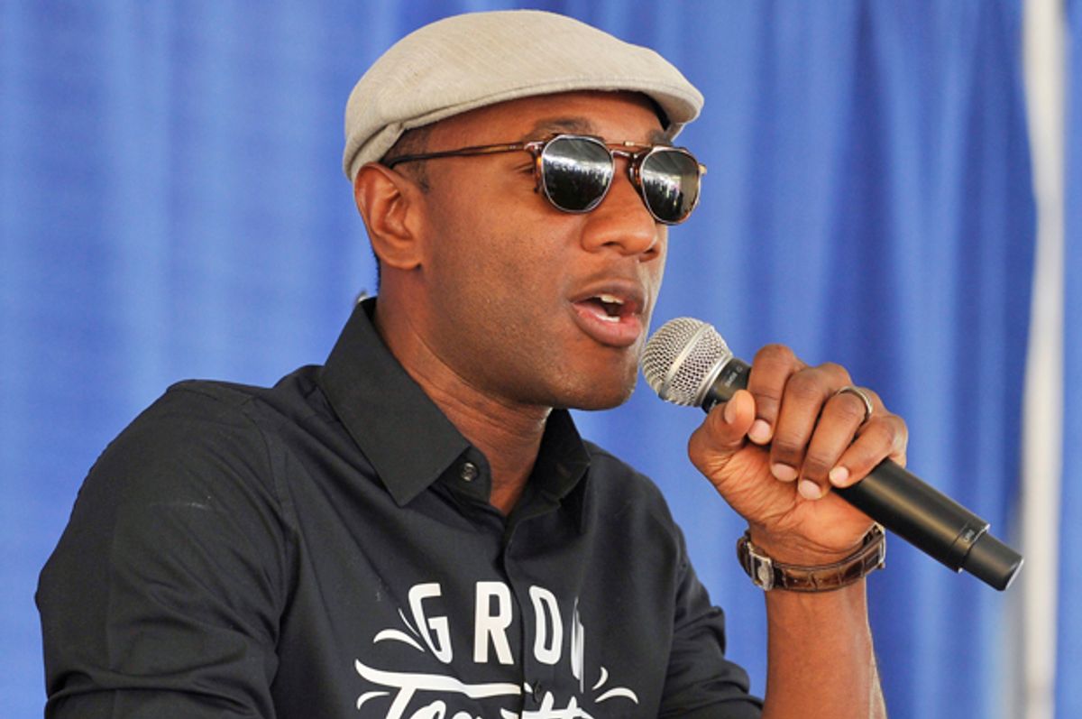 Aloe Blacc performing at the Proposition 47 Record Change and Resources Fair in Los Angeles (Valerie Goodloe/picturegroup)