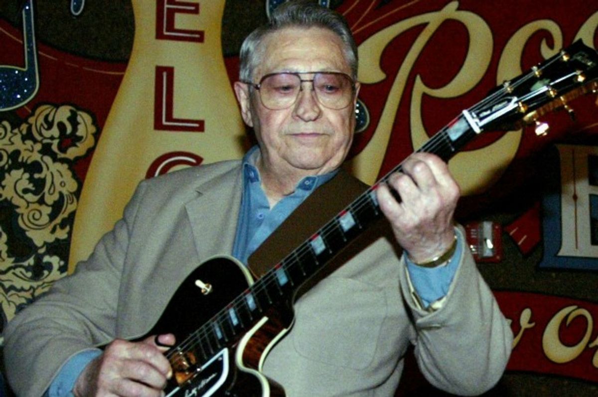 Scotty Moore, original guitarist for Elvis Presley, in 2003 (Judi Bottoni/AP)