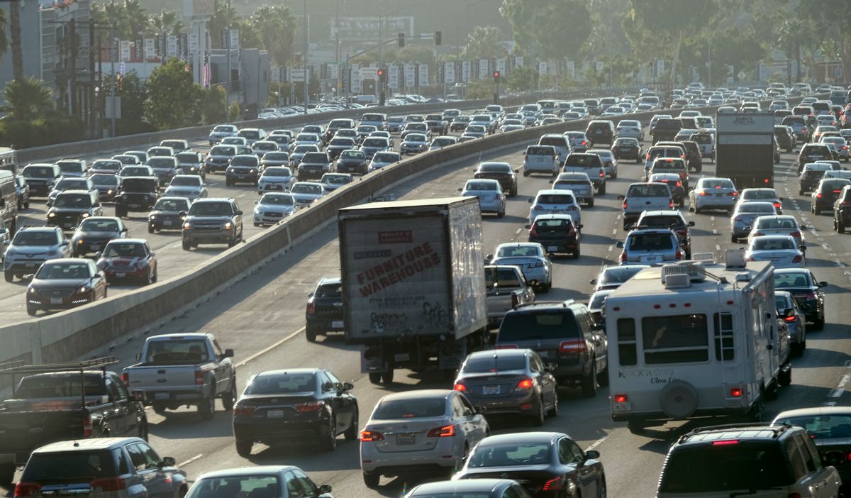 This Sept. 9, 2016 photo shows rush hour traffic moving along the Hollywood Freeway in Los Angeles.  (AP Photo/Richard Vogel) (AP)