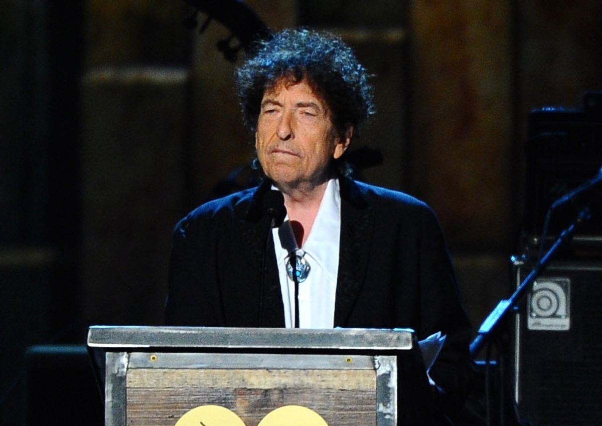 Bob Dylan accepts the 2015 MusiCares Person of the Year award at the 2015 MusiCares Person of the Year show in Los Angeles.  (AP)