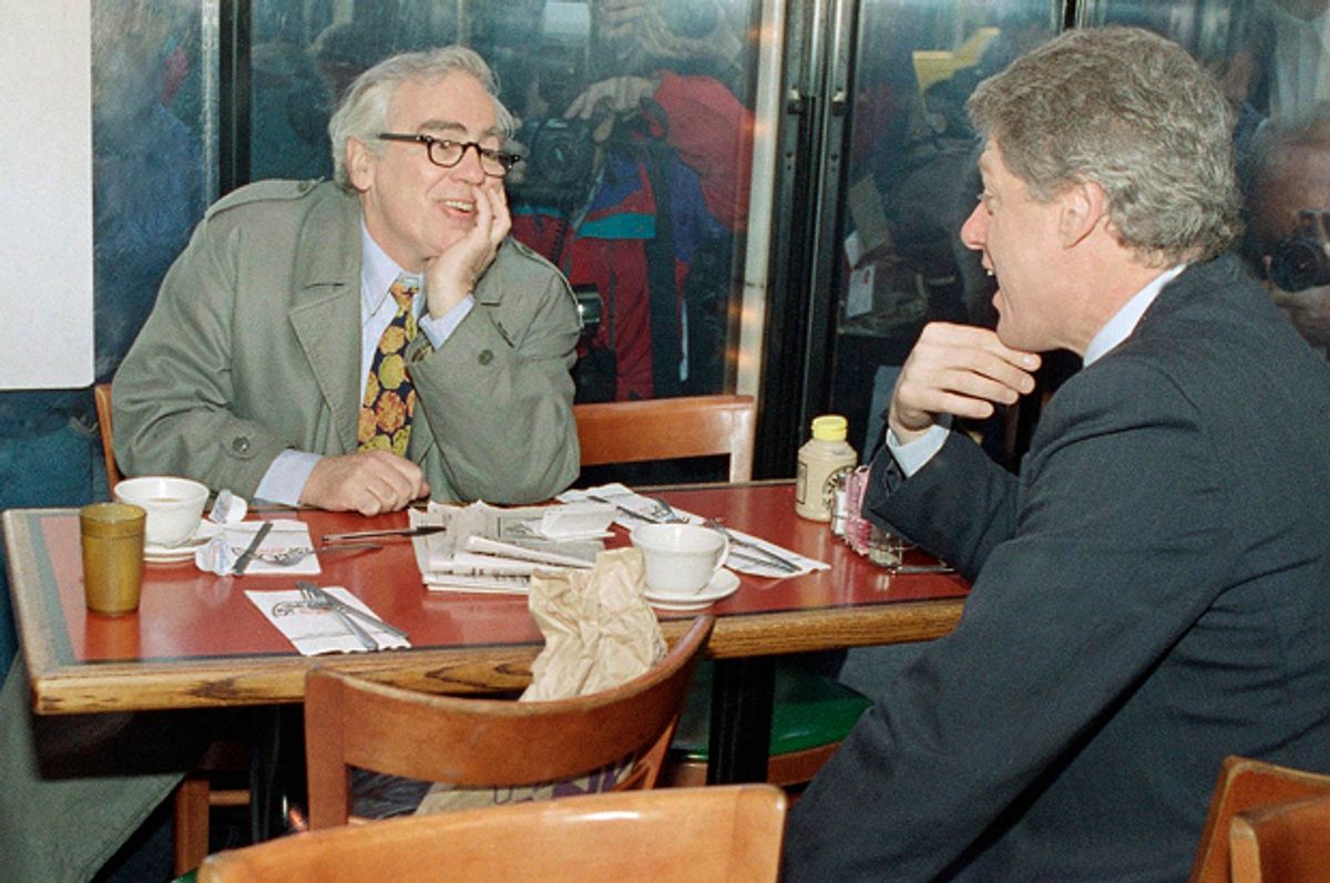 Bill Clinton and Jimmy Breslin at New York's Stage Deli, April 6, 1992.   (AP/Stephan Savoia)