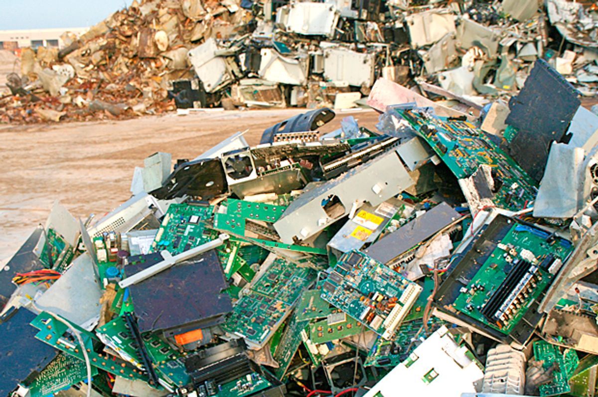 Electronic dump (Getty/Lya_Cattel)