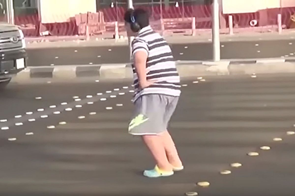 Boy, 14, detained in Saudi Arabia after dancing the Macarena (Youtube)