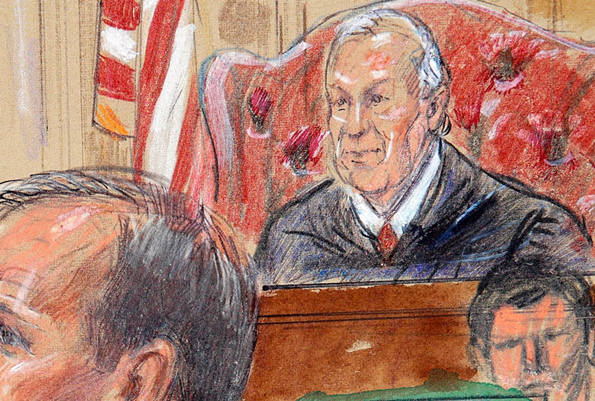 Courtroom sketch of Judge T.S. Ellis III presiding over the trial of Paul Manafort, August 7, 2018. (Dana Verkouteren via AP)