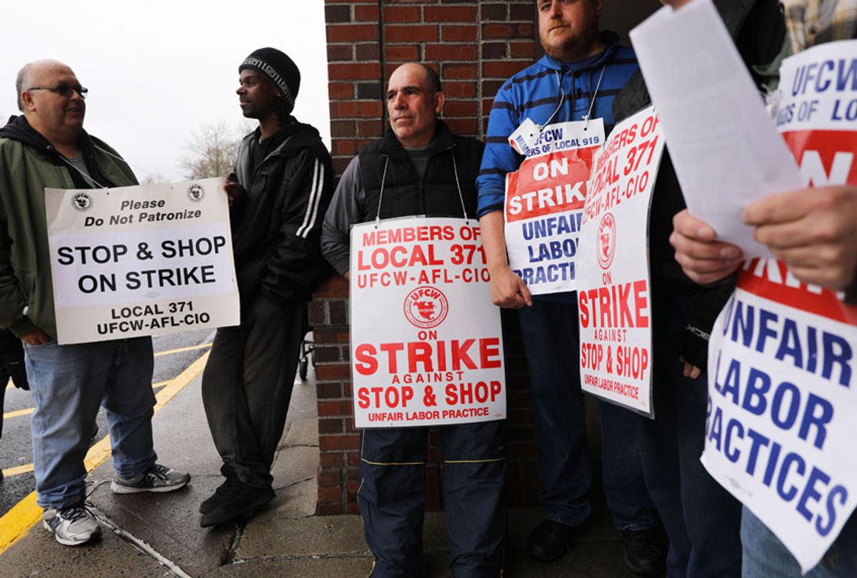 Stop & Shop workers strike outside of one of the grocery stores on April 20, 2019 in Westport, Connecticut.  (Getty/Spencer Platt)