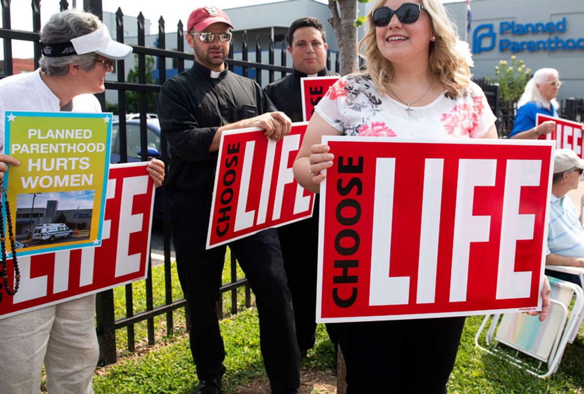 Anti-abortion demonstrators hold a protest outside the Planned Parenthood Reproductive Health Services Center in St. Louis, Missouri, May 31, 2019. (Getty/Saul Loeb)