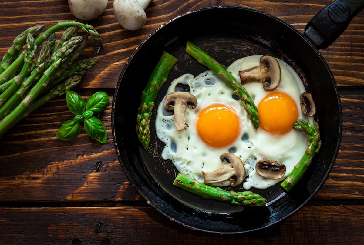 Fried Eggs With Asparagus and Mushrooms (Getty Images)