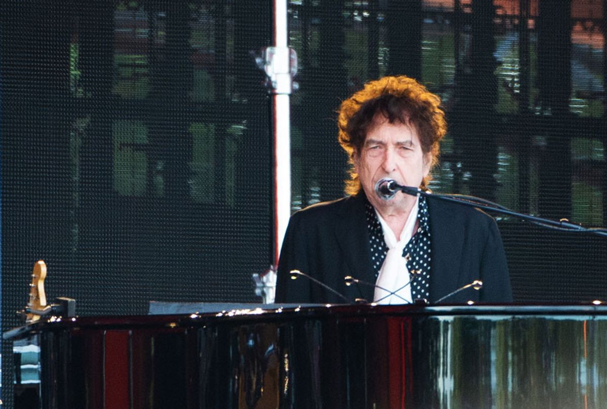 Bob Dylan performs on stage  (Joseph Okpako/Redferns)
