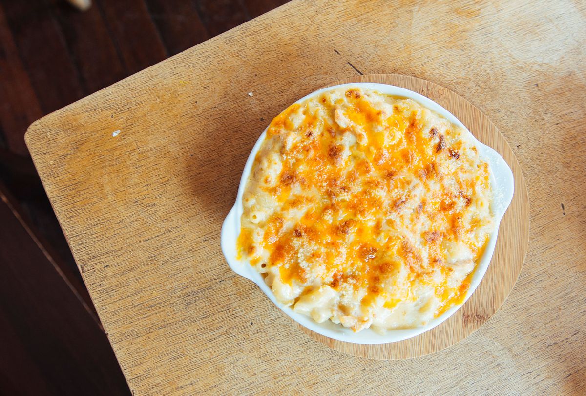 American-style mac 'n' cheese dish served in a white casserole dish (Getty Images/Naomi Rahim)