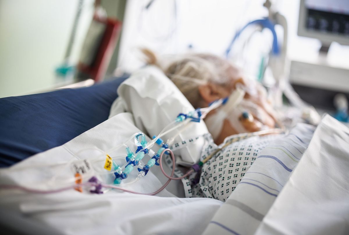 Infusion tubes are seen at the bedside of an intubated COVID-19 patient in an intensive care room at the Asklepios Clinic (Getty Images/Matthias Balk)