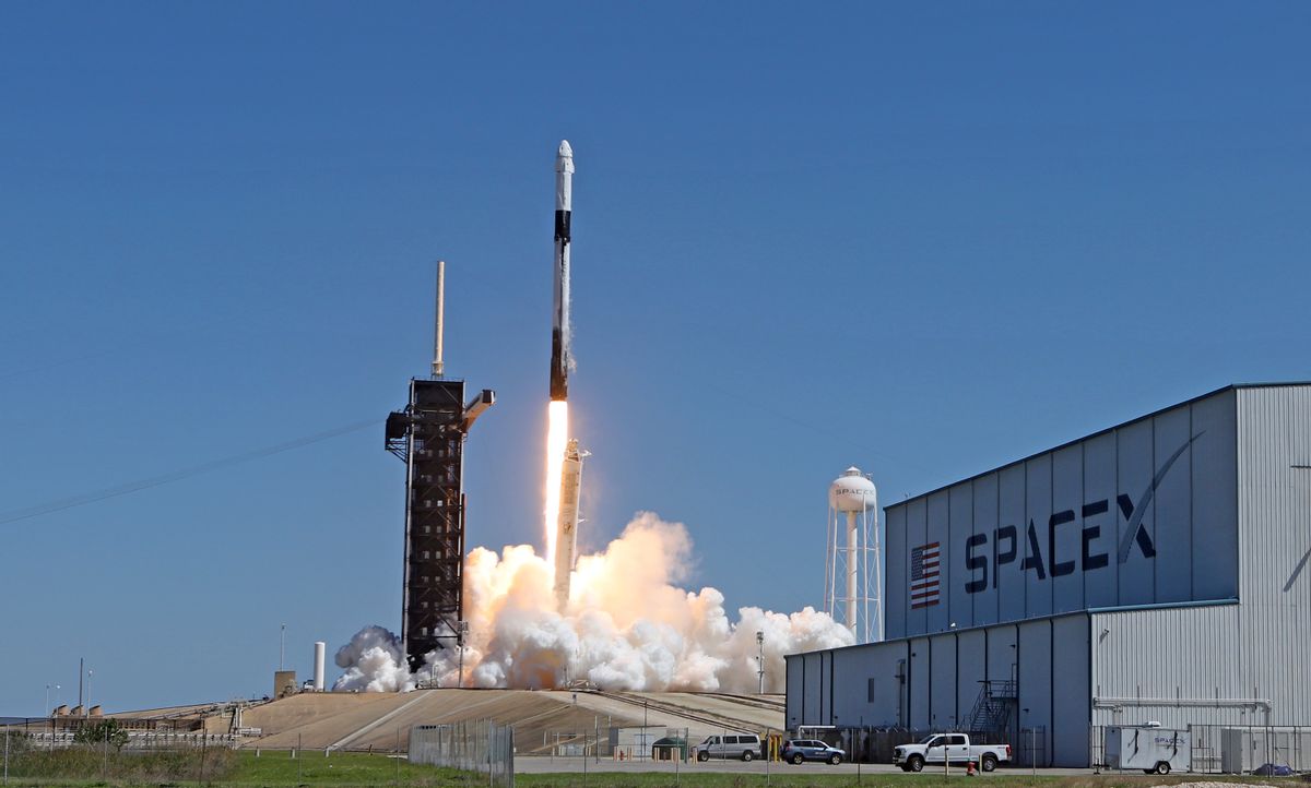SpaceX Falcon 9 rocket lifts off from launch complex 39A carrying the Crew Dragon spacecraft on a commercial mission managed by Axion Space at Kennedy Space Center April 8, 2022 in Cape Canaveral, Florida.  (Photo by Red Huber/Getty Images)