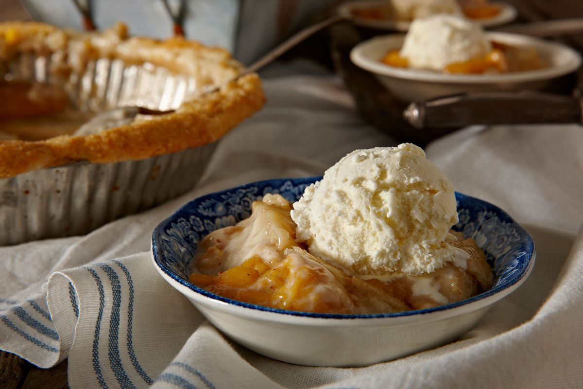 Peach pie with ice cream (Getty Images/Lew Robertson)
