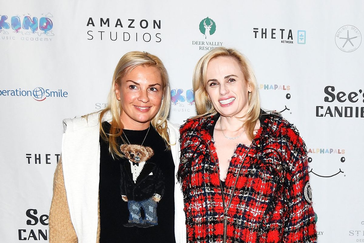 Rebel Wilson (R) and Ramona Agruma attend Operation Smile's 10th Annual Park City Ski Challenge Presented By The St. Regis Deer Valley & Deer Valley Resort at The St. Regis Deer Valley on April 02, 2022 in Park City, Utah. (Alex Goodlett/Getty Images for Operation Smile)