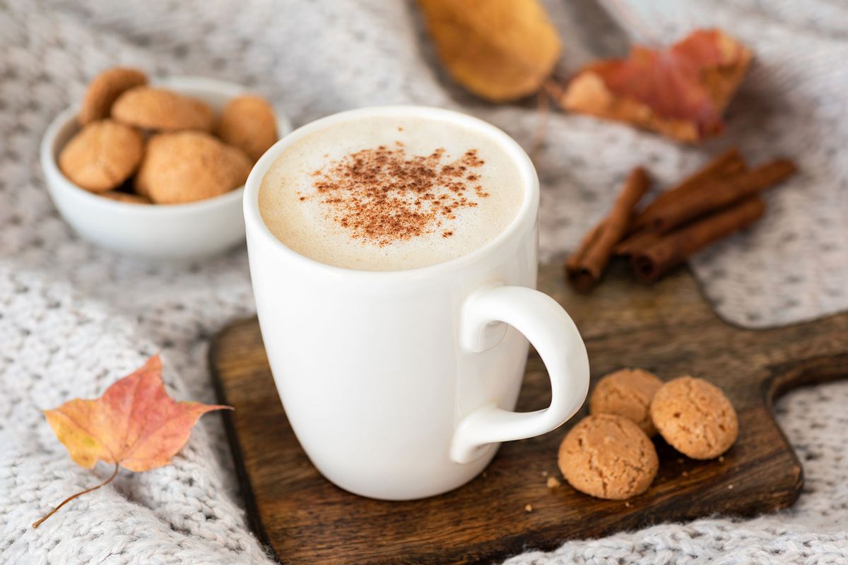 Pumpkin spice latte or cappucino and cookies (Getty Images/Arx0nt)