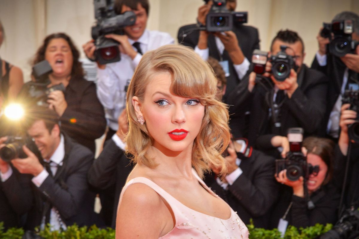 Taylor Swift Making Feature Film Directing Debut for Searchlight
