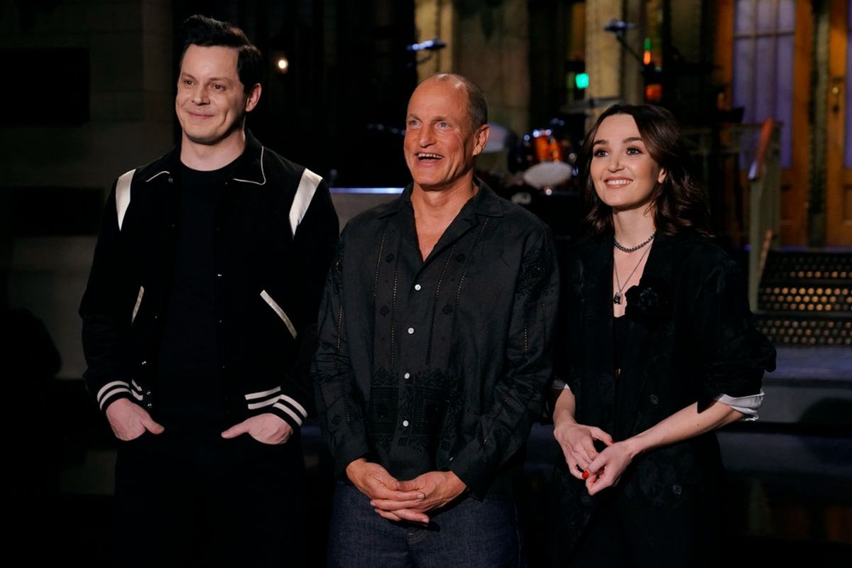 "SNL" musical guest Jack White, host Woody Harrelson and Chloe Fineman. (Rosalind O’Connor/NBC)