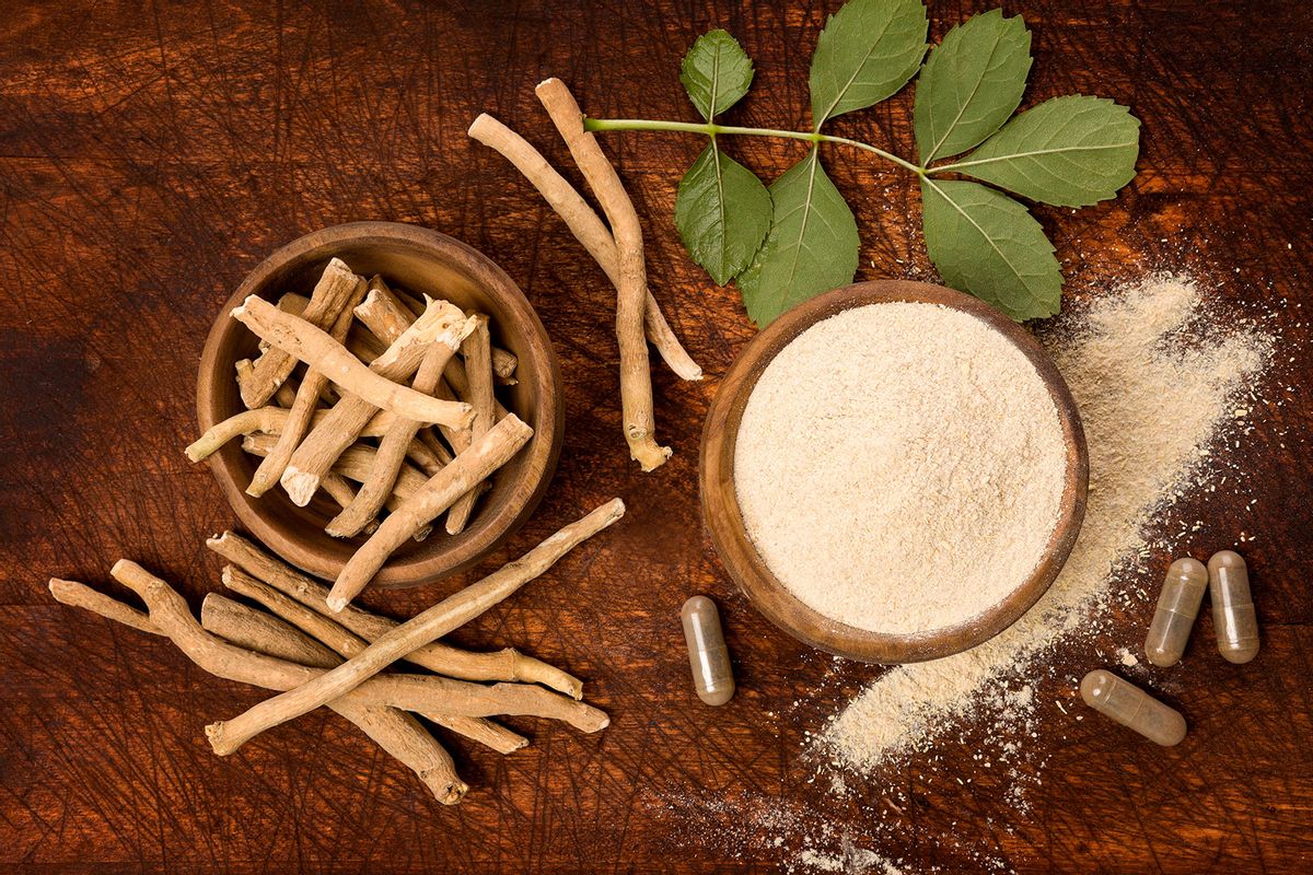 Ashwagandha superfood powder and root (Getty Images/eskymaks)