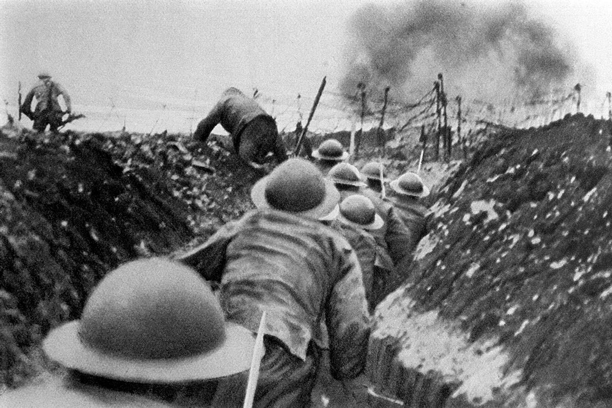 First World War: soldiers of the English infantry in France, running out of their trenches at the signal to assault. Somme, France 1916. (Fototeca Gilardi/Getty Images)