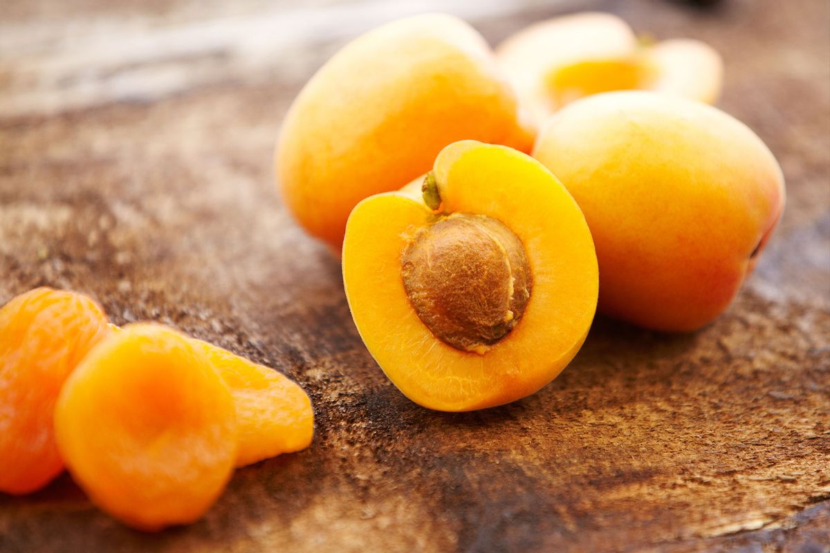 Fresh Apricots (Getty Images/GSPictures)