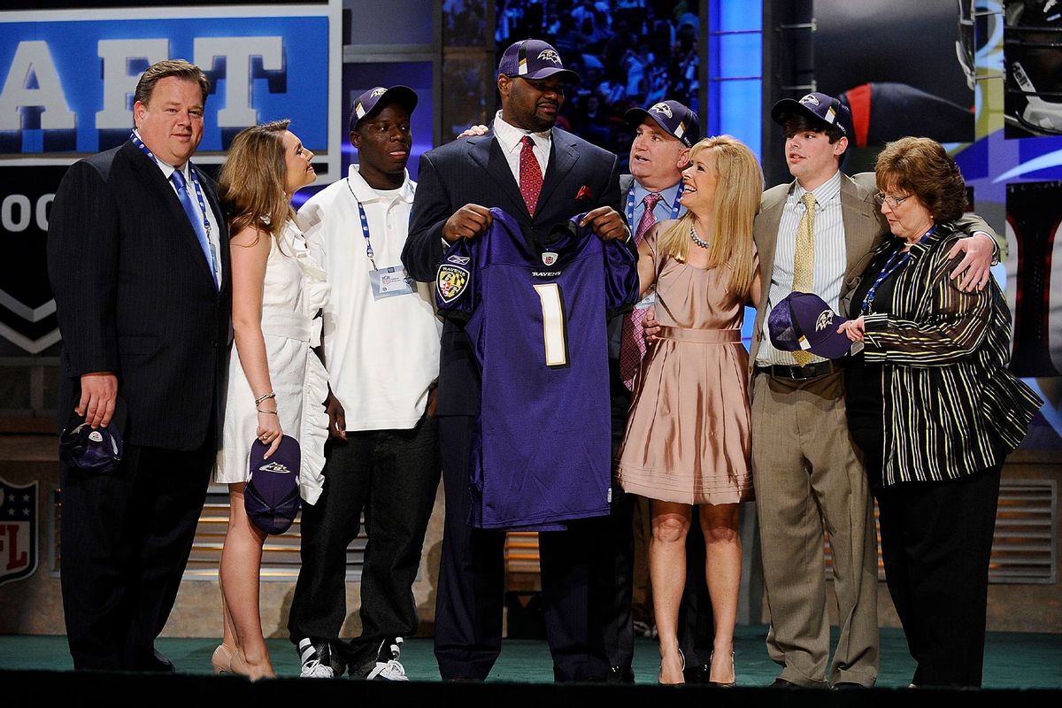 Baltimore Ravens #23 draft pick Michael Oher poses for a photograph with his family at Radio City Music Hall for the 2009 NFL Draft on April 25, 2009 in New York City (Jeff Zelevansky/Getty Images)