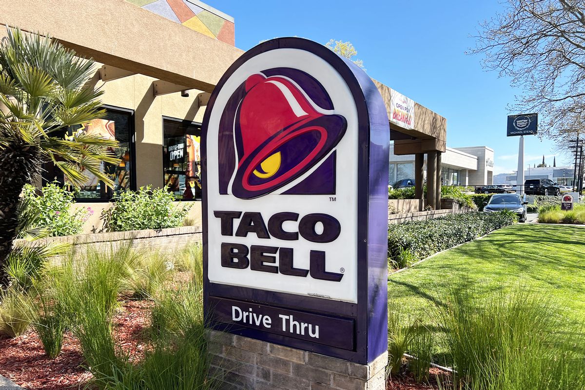 Taco Bell drive-thru (Smith Collection/Gado/Getty Images)