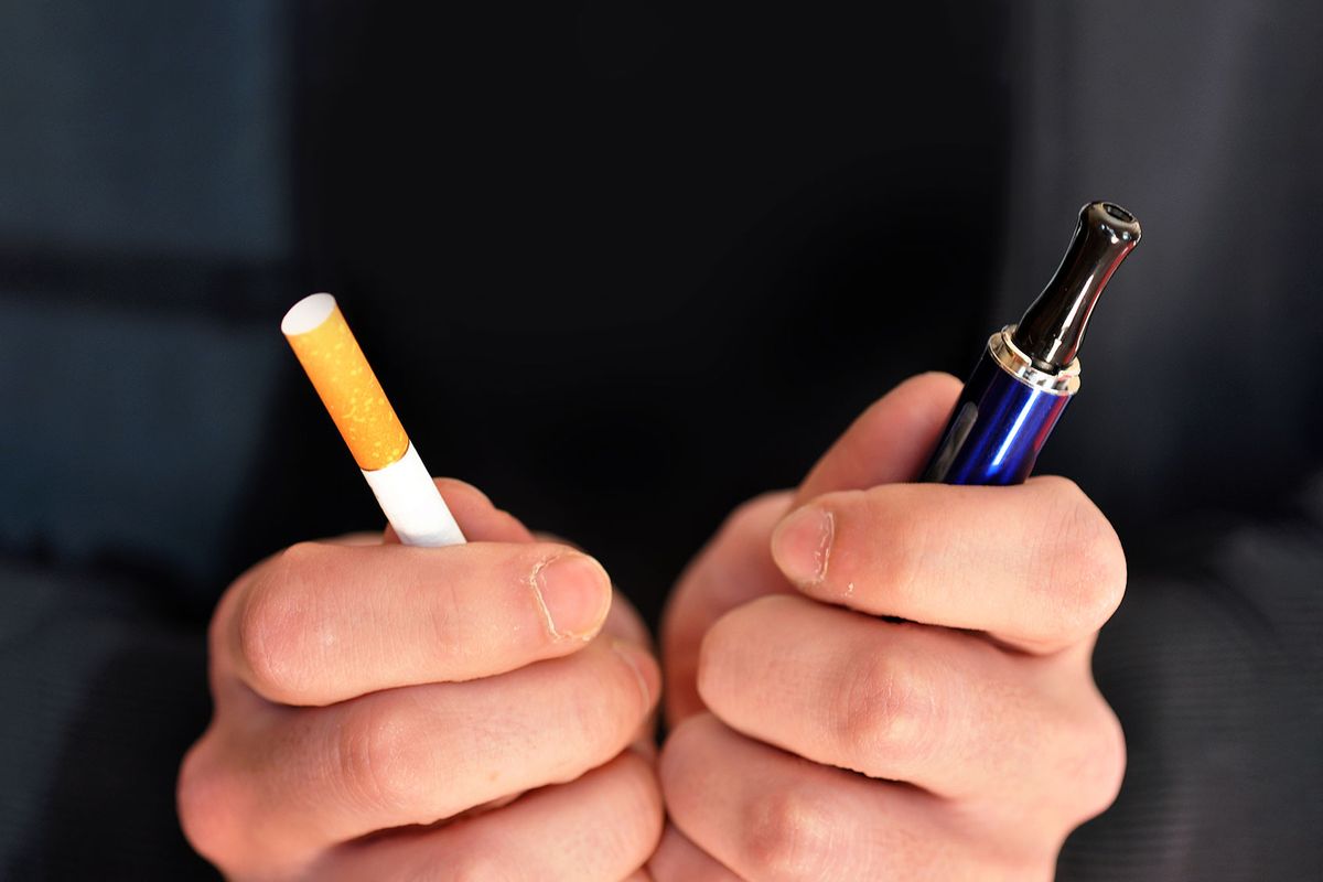 Cigarette and E-Cigarette (Getty Images/Martina Paraninfi)