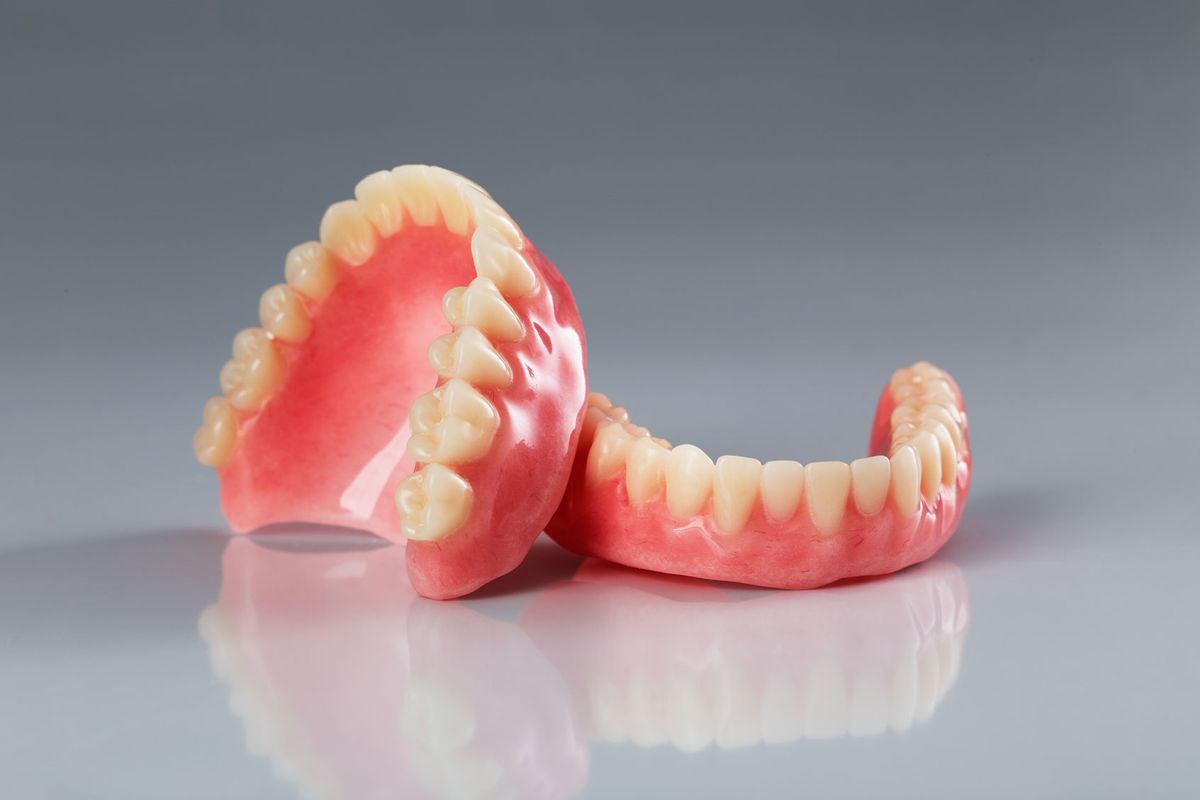 Set of dentures (Getty Images/Bart_Kowski)