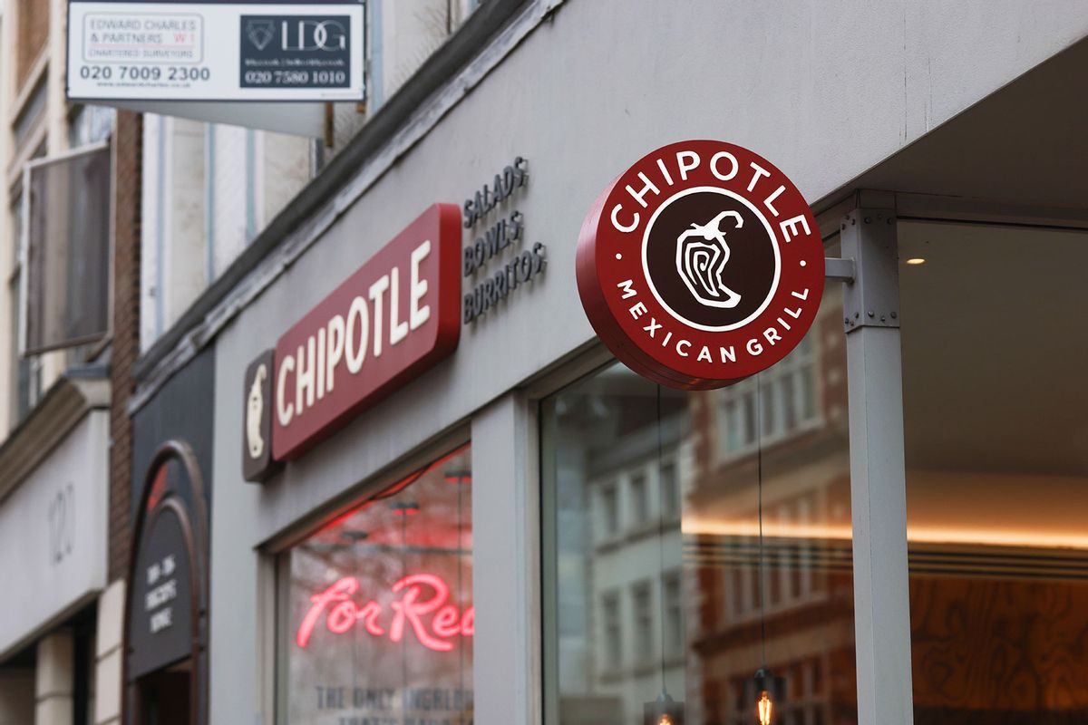 The exterior of a Chipotle Mexican Grill (Jeremy Moeller/Getty Images)