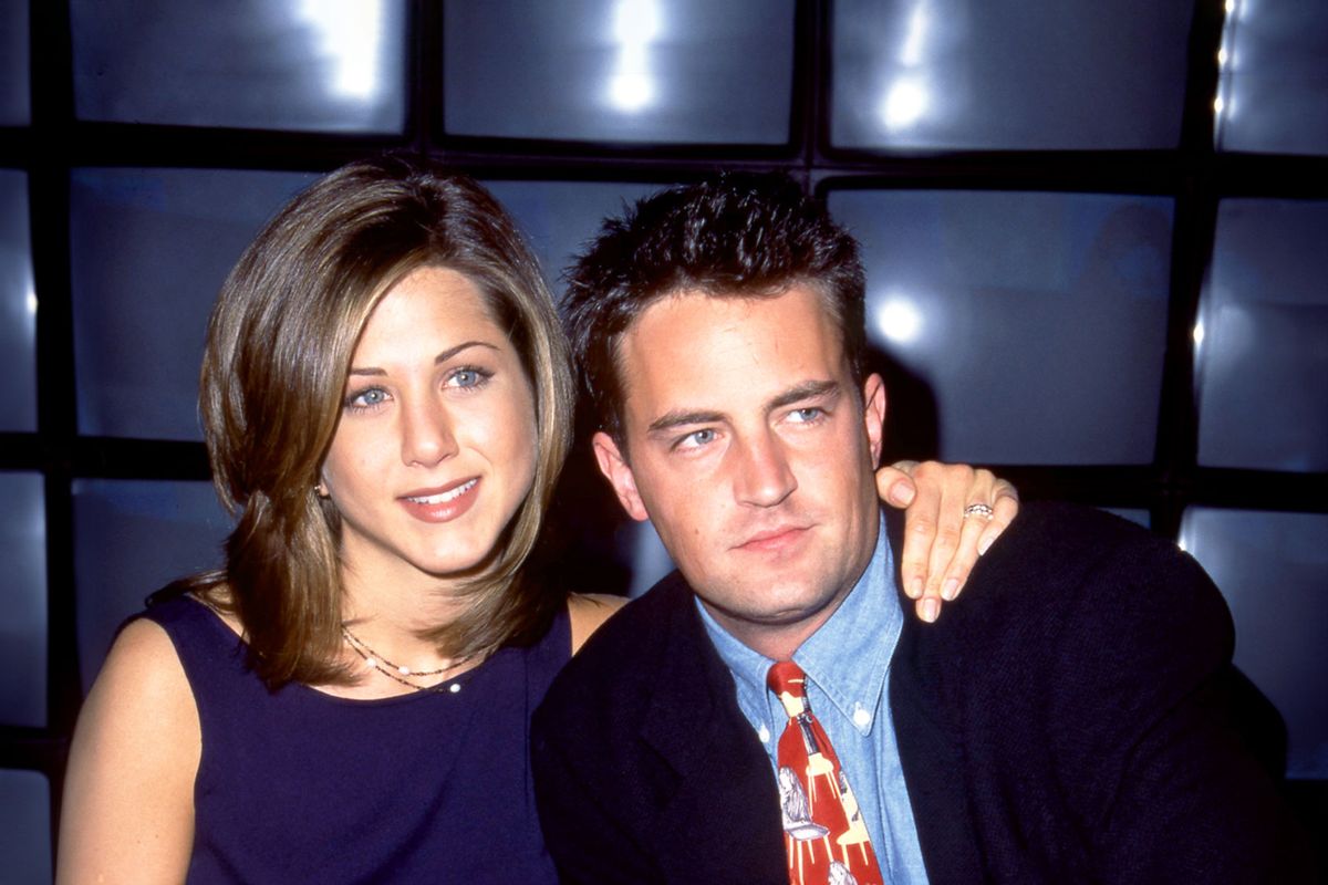 Jennifer Aniston and Matthew Perry of the television comedy, Friend's, attend the 1995 NBC Fall Preview circa 1995 at the Lincoln Center in New York, New York. (Ron Davis/Getty Images)