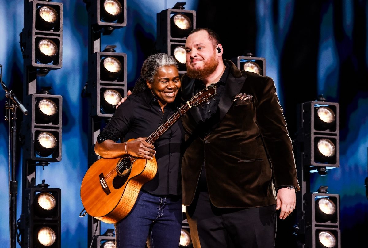 Tracy Chapman and Luke Combs perform onstage during the 66th GRAMMY Awards on February 04, 2024 in Los Angeles, California (John Shearer/Getty Images for The Recording Academy)