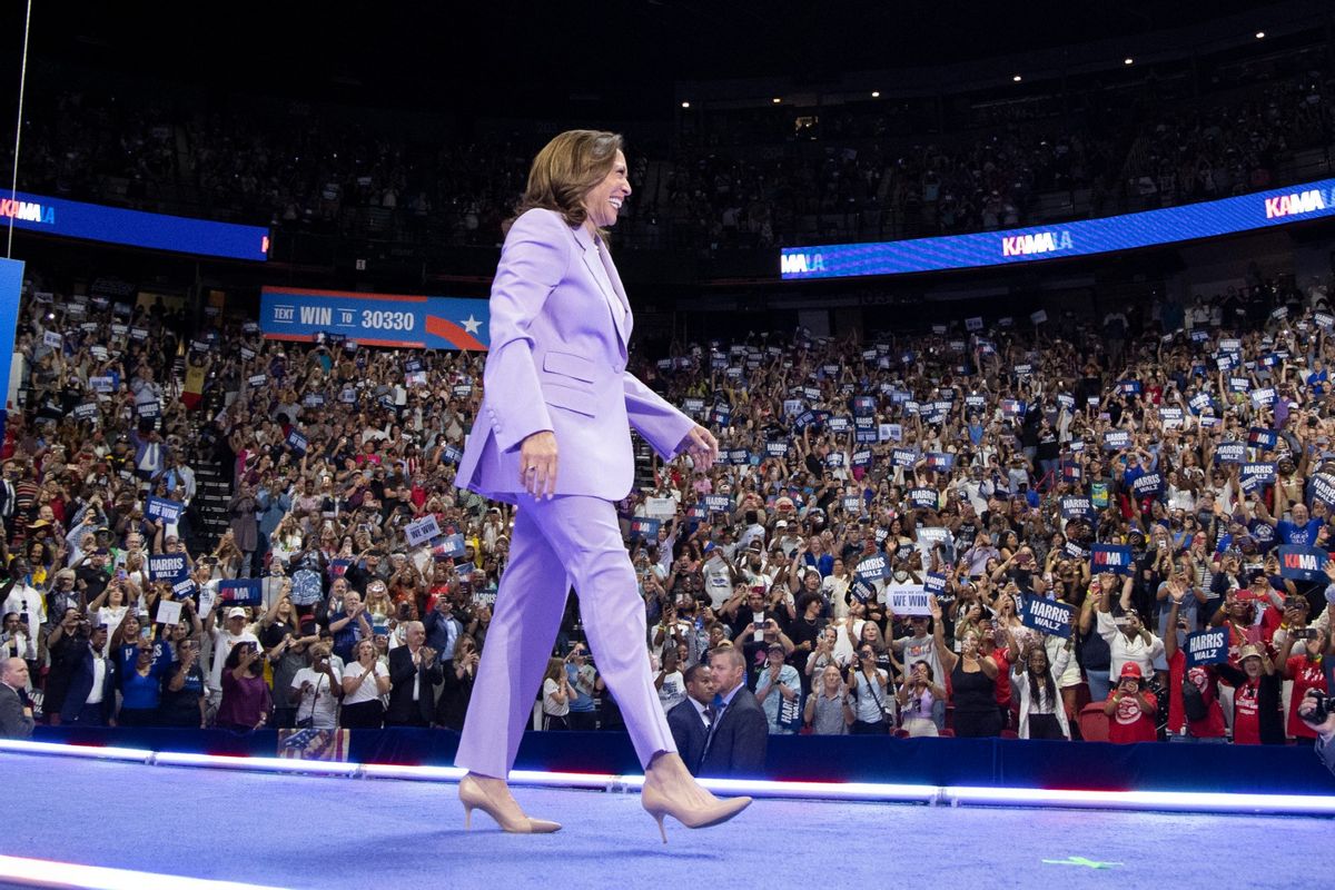 Kamala Harris Campaign Trail 2024 Deeyn Corabelle