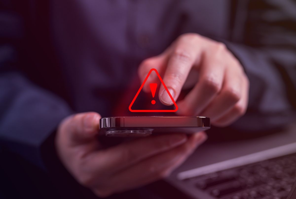 Phone alert. (Getty Images/Ton Photograph)