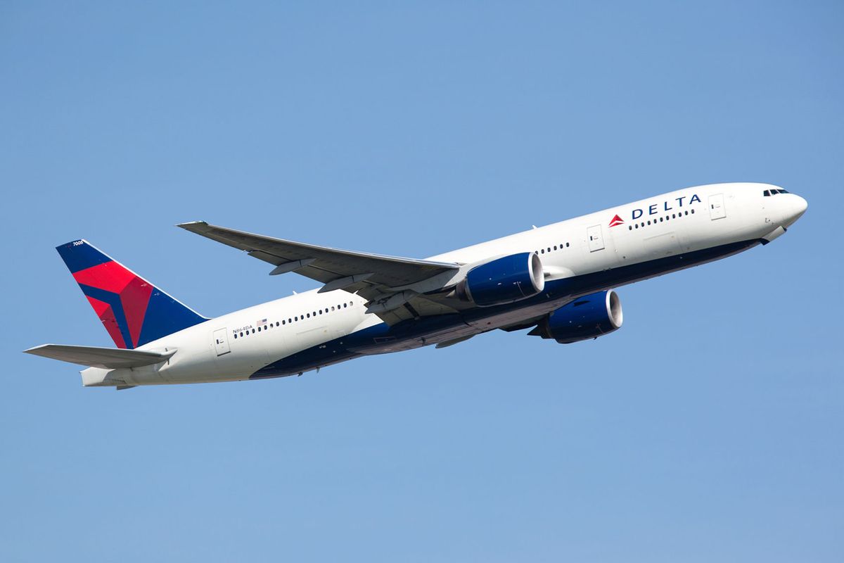 Delta Airlines Boeing 777-200LR taking off (Getty Images/Jetlinerimages)