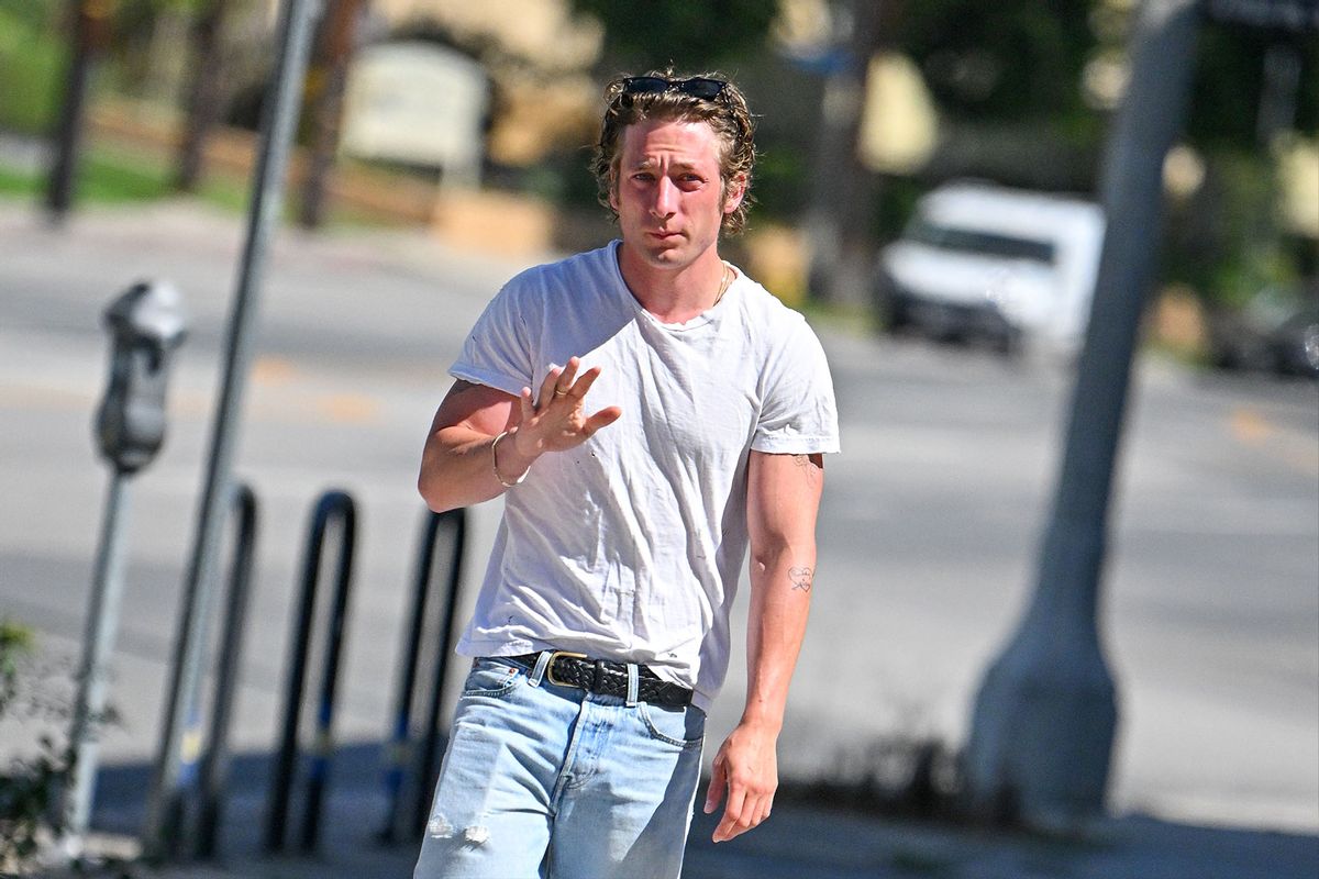 Jeremy Allen White is seen walking to Joan's on Third on June 26, 2024 in Los Angeles, California. (PG/Bauer-Griffin/GC Images/Getty Images)