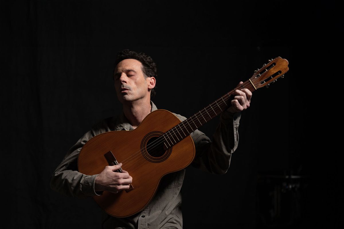 Scoot McNairy as Woody Guthrie in "A Complete Unknown" (Searchlight Pictures)