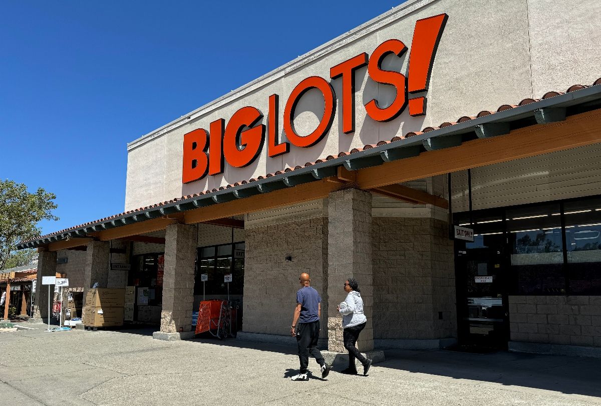 Big Lots saves jobs by reaching deal to keep hundreds of stores open