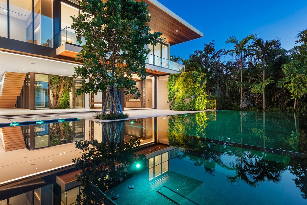 4736 North Bay Road (Courtesy of Luxhunters / Choeff Levy Fischman Architecture + Design)