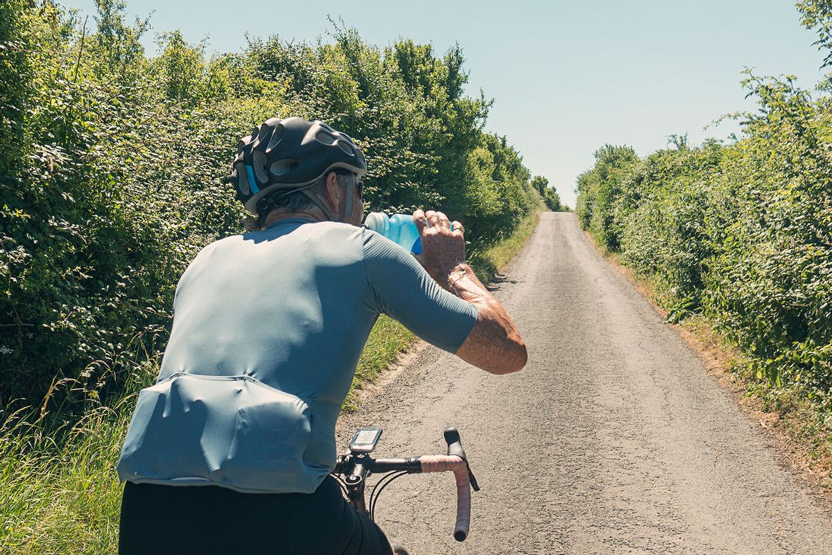 Cyclist drinking from a water bottle (Getty Images/Justin Paget)