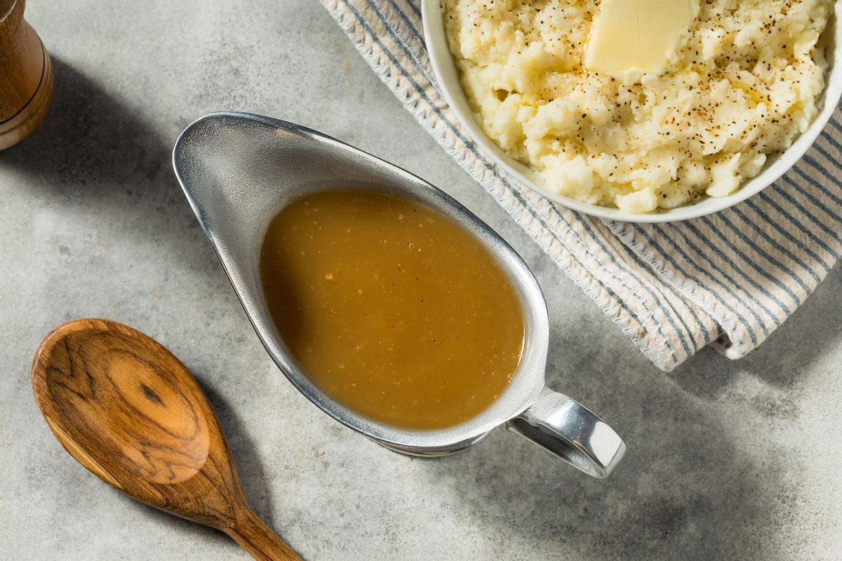 Homemade Gravy (Getty Images/bhofack2)