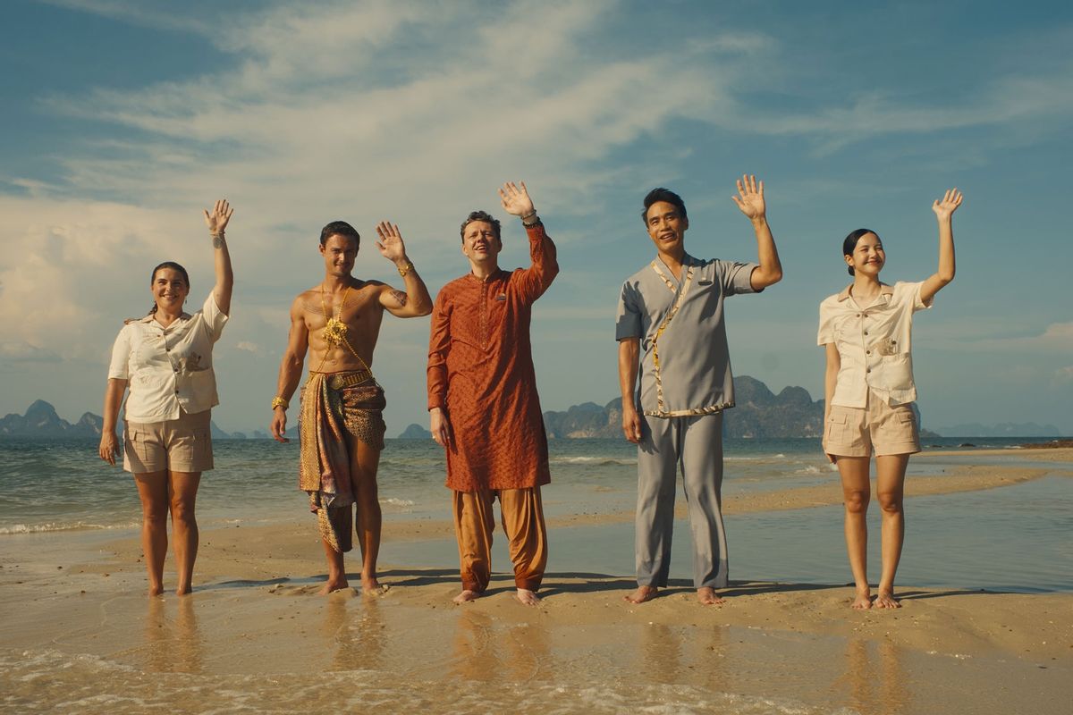 Morgana O'Reilly, Arnas Fedaravičius, Christian Friedel, Dom Hetrakul and Lalisa Manobal in "The White Lotus" (Fabio Lovino/HBO)