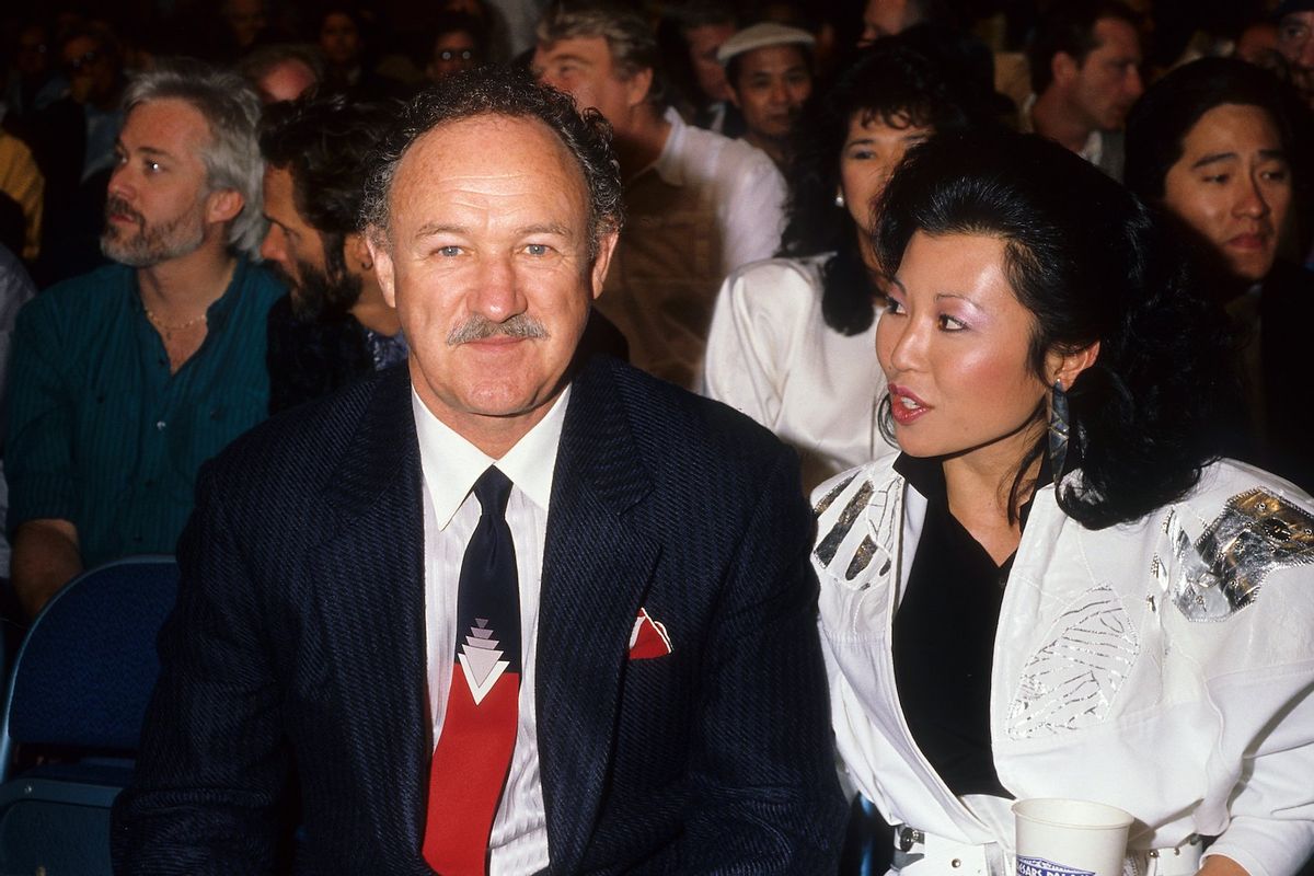 Actor Gene Hackman and wife Betsy Arakawa pose for a portrait in 1986 in Los Angeles, California.  (Photo by Donaldson Collection/Michael Ochs Archives/Getty Images)