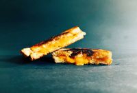 How to Make Grilled Cheese in a Pan (Cheese Toastie) - Alphafoodie