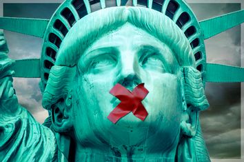 statue of liberty mouth
