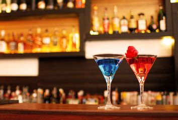Cocktails; Bar