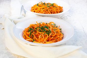 Pasta with red pepper sauce