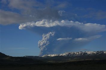CORRECTION Iceland Volcano