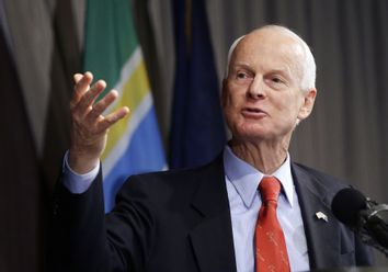 Dennis Richardson