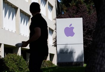 Facebook Apple Reproductive Perks