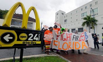 McDonalds Worker Burns