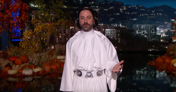 Jimmy Kimmel as Princess Leia